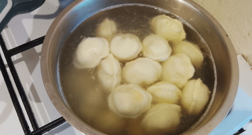 2 щепотки в воду - и вкус пельменей намного ярче и насыщеннее: даже полуфабрикаты получаются, как у шеф-повара