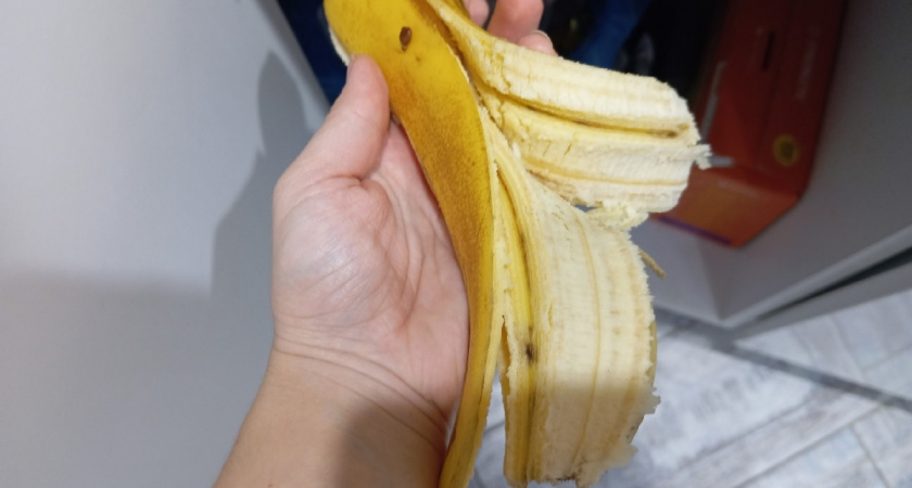 Банановую кожуру посыпаю солью - и всю зиму горжусь собой: лайфхак для лентяев 