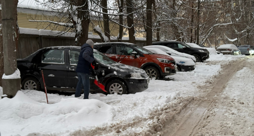 Расчистил парковочное место – значит твое: в ГАИ поставили точку в вопросе: есть ли у кого-то права на расчищенное во дворе место 