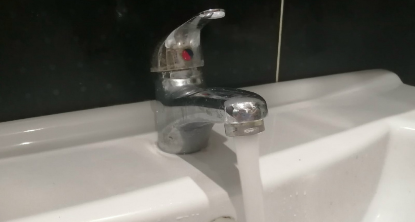 Жители Каменского района надолго остались без воды