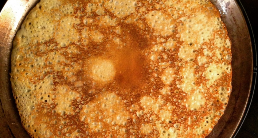 Без дрожжей и соды: такие блинчики пекла бабушка — тонкие, кружевные и душевные. Готовимся правильно встречать Масленицу