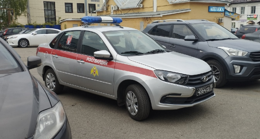 Пензенца задержали росгвардейцы за устроенный в баре погром