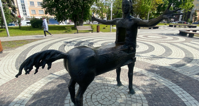 "Ласточка, глобус, росток": в Пензе началось голосование за лучший символ города