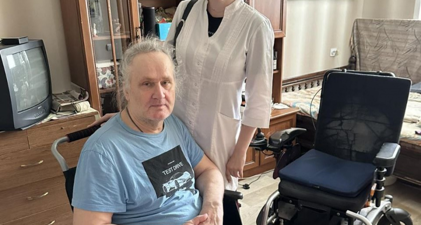 Пензенского инвалида-колясочника Олега Сарнацкого переселили в многоквартирный дом с грибком, антисанитарией и запахом канализации  