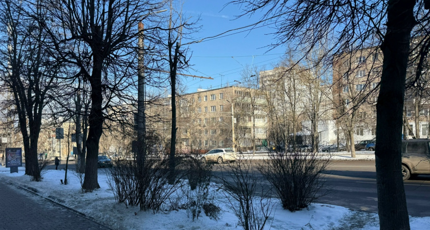 Очевидцы сообщили о ДТП и огромной пробке на улице Аустрина