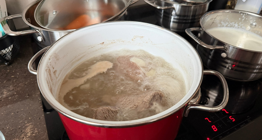 Что не так с мясом из «Светофора»: почему оно такое дешевое и стоит ли его покупать - честный вывод