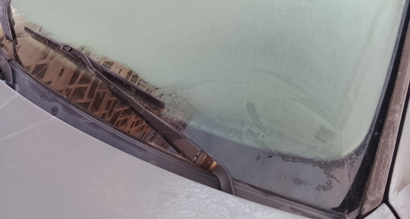 Скребки можно выбросить: как навсегда забыть про заледеневшие стёкла - проверенный метод, о котором мало кто знает