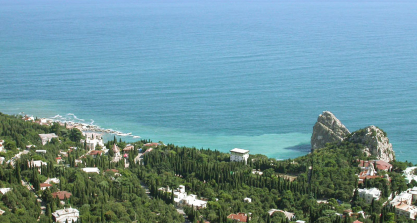 «Только не у моря»: почему умные крымчане не покупают жильё на побережье и где они живут на самом деле