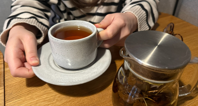 Эксперты ответили, сколько можно хранить заварку в чайнике - не пропустите критический срок