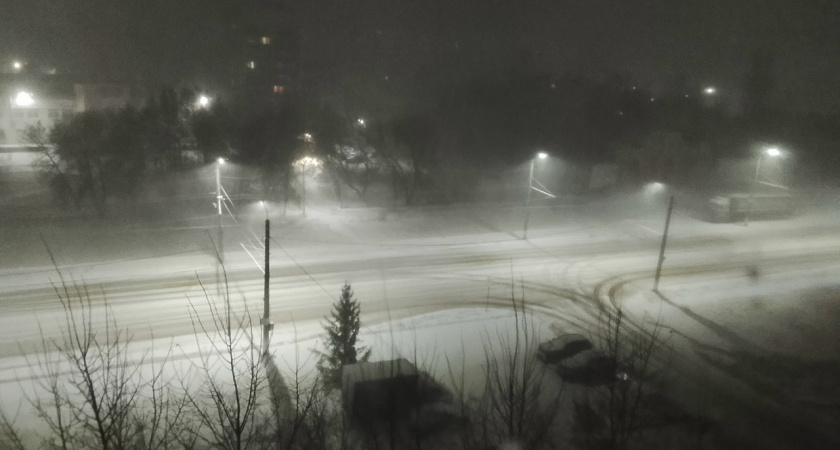 В Нижнеломовском районе фура слетела с дороги и врезалась в сугроб