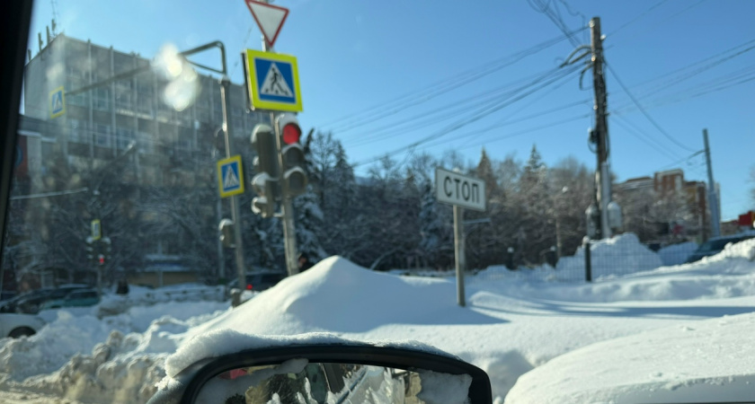 «Сорвало ветром»: возле «Океана» оторвался дорожный знак
