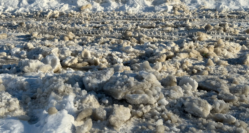 Скользкий вопрос. Почему пензенские дороги перестали посыпать реагентом от гололеда?
