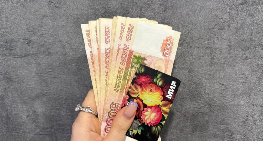 Мошенники, используя личные данные жительницы Каменского района, оформили на нее микрозайм