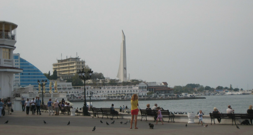 «Здесь ловить нечего!»: почему молодежь в Крыму находит золотую жилу, а старики жалуются на безденежье — честный разбор