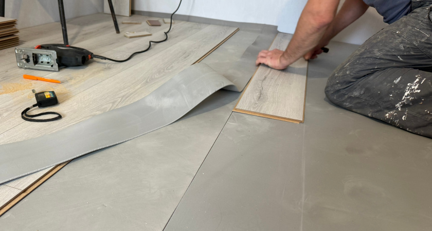 Хитрость финских строителей: как положить линолеум без складок, волн и стыков - не отличить от ламината и недорого