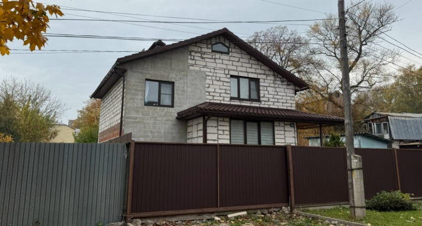 Сосед заставил снести полдома из-за забора: главная ловушка, о которой нужно знать перед стройкой