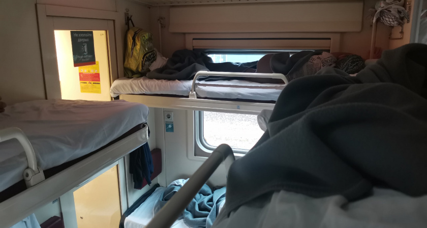 В поезде беру нижнюю полку: потом весь путь отбиваюсь от желающих поменяться. Но я знаю, как правильно и жестко отказать 