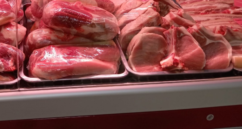 Продавец на рынке рассказал, почему на мясе нет цен: обомлел от хитрой уловки торгашей - честный отзыв из-за прилавка
