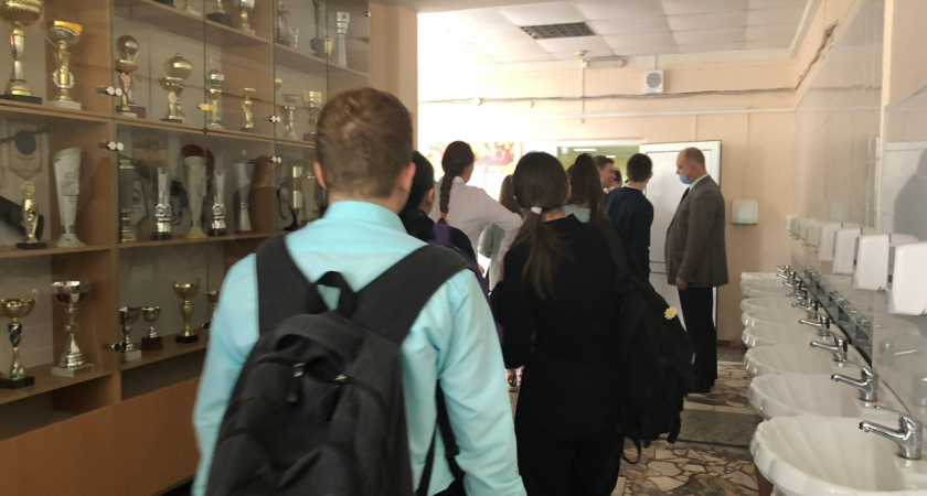 Школам предложили увеличить перемены для приема пищи до 30 минут