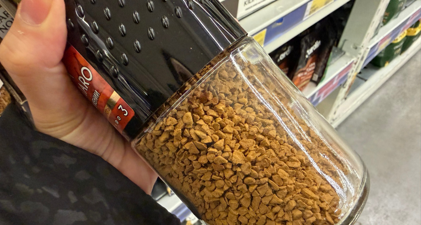 Это кофе можете смело брать по 2 банки: 10-ка лучшего растворимого кофе по итогам экспертизы Росконтроля - цена ничего не решает 