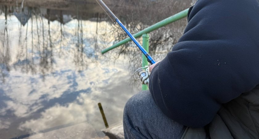 "Подарок тестю": пензенский рыбак поймал огромного сома - фото