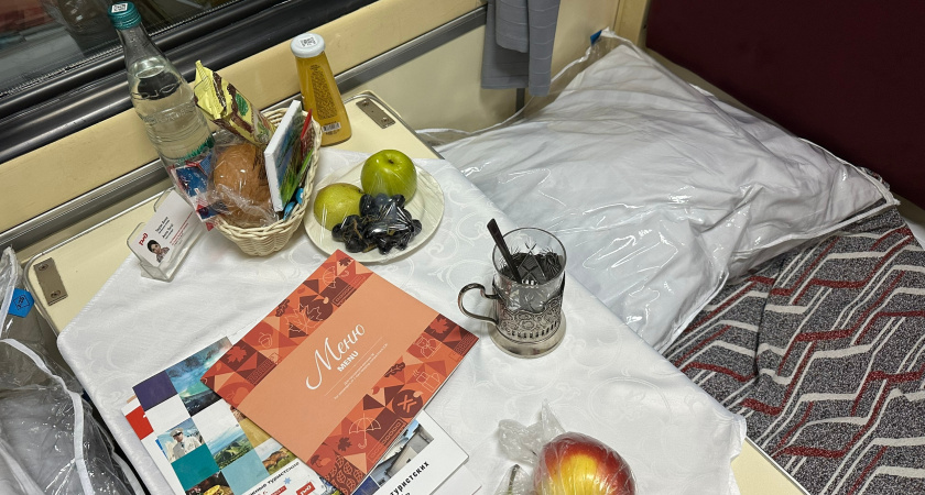 Уступил нижнюю полку хамоватой женщине: а потом она не пустила меня к столу - пришлось разбираться 