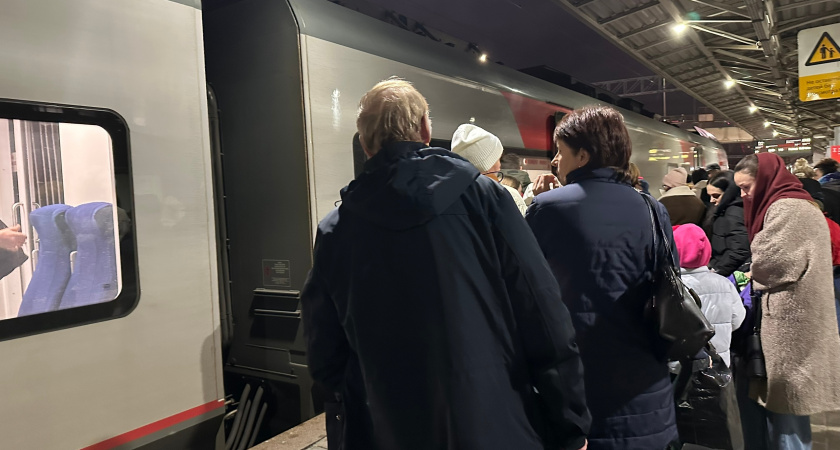 Вашему ребенку не нужна отдельная полка в купе. Подвиньтесь! - попала в поезд с маразматичкой