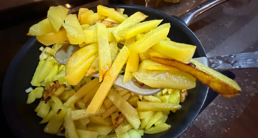 Жидкое золото или технический жир: ученые дали четкий ответ - можно ли жарить картошку на растительном масле