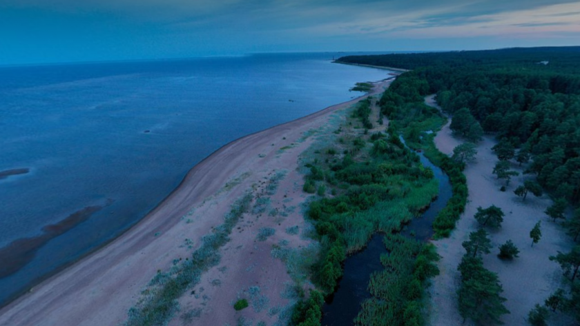 Ближе Турции, чище Байкала и в 5 раз дешевле Сочи: морской курорт в России, где не стыдно провести летний отпуск