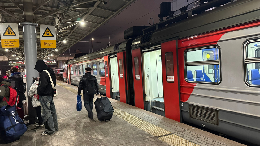 Прокатилась в новом поезде Аврора: двухэтажный, с широкими кроватями, как в отеле - рассказываю про фишки от инженеров РЖД