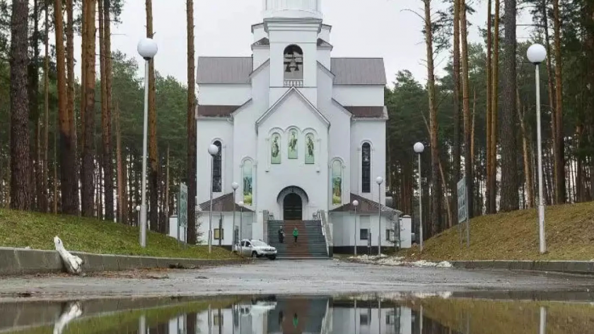 Жительница Заречного просит установить пандус для инвалидов у храма Серафима Саровского