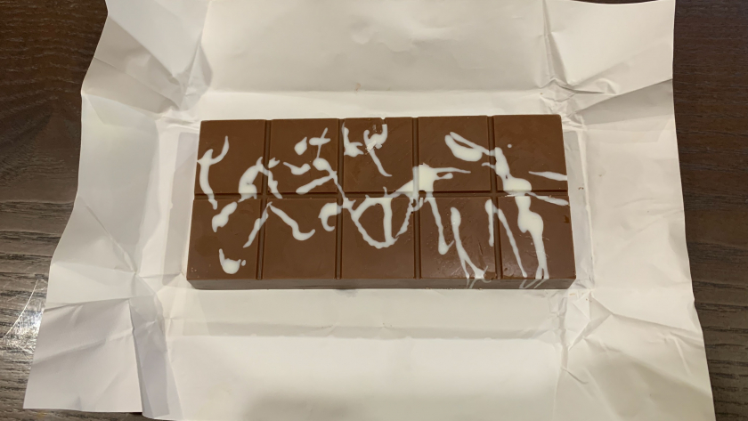На Озоне найден вкусный шоколад за недорого: нежнейшая начинка, фисташка и вкус, который хочется растягивать