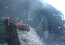 Горящий дом в Кузнецке тушили 15 человек