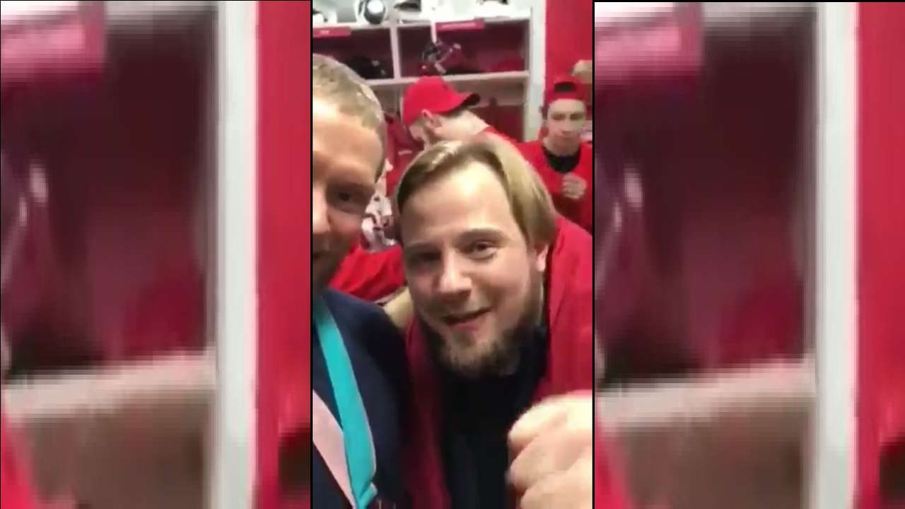 Сергей Андронов снял видео победной песни российских хоккеистов
