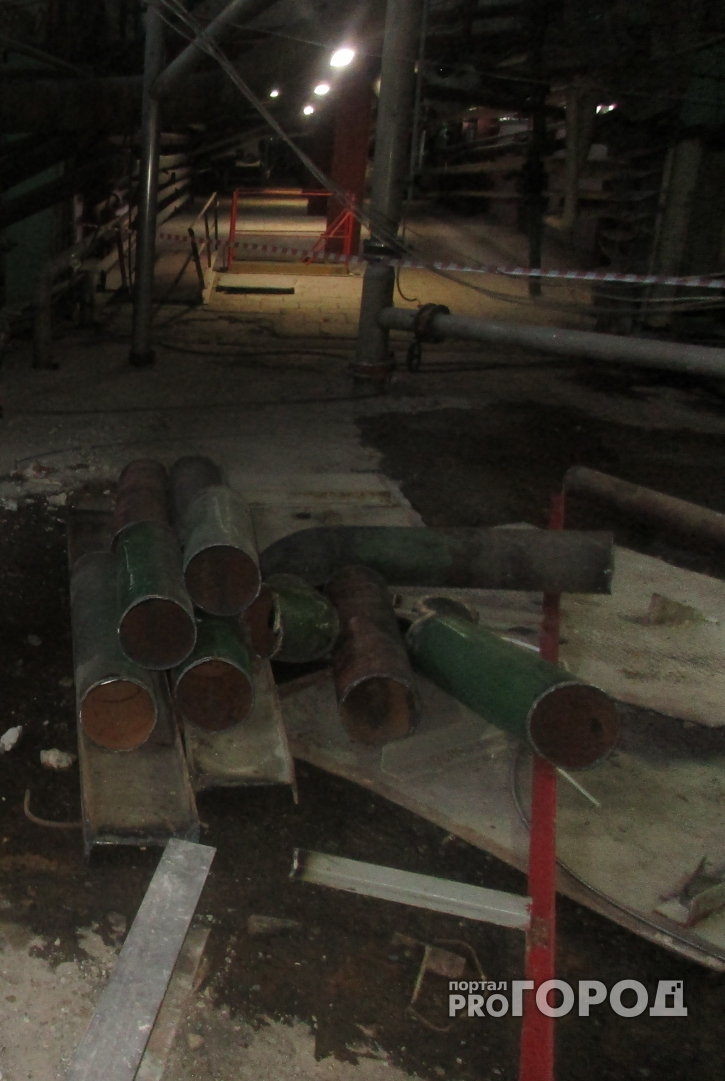 Рабочего на каменском заводе пришибло огромным куском трубы