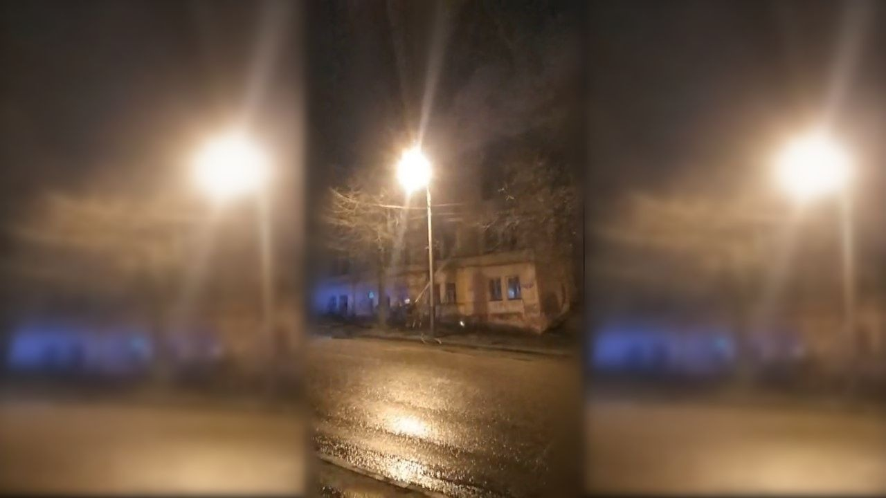 Пензенец снял видео пожара в расселенном доме на улице Володарского