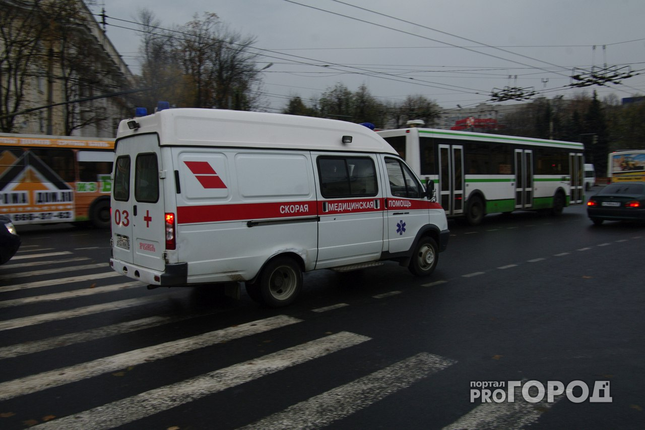 В Пензе в аварии с участием Mitsubishi и Citroen пострадала девушка