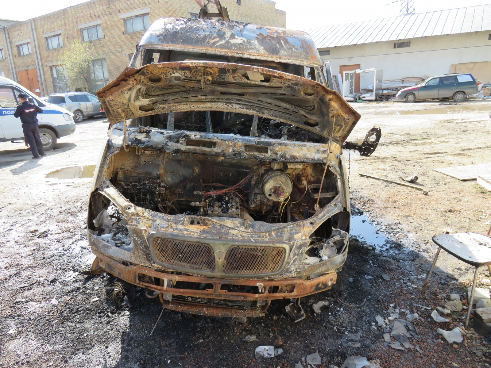 В Пензе в сгоревшей "Газели" на улице Калинина найдено тело мужчины