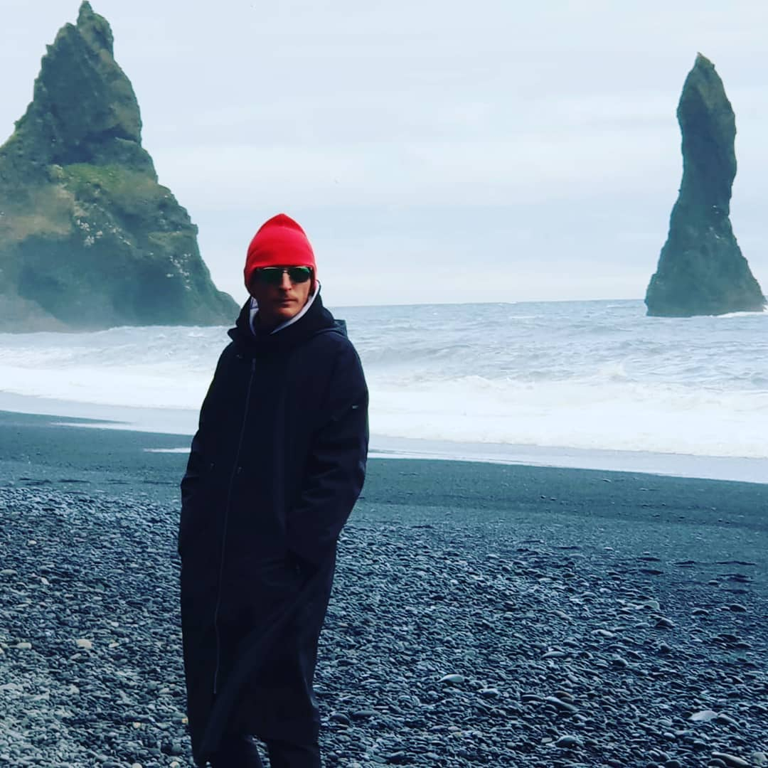 Павел Воля в Исландии превратился в скалу
