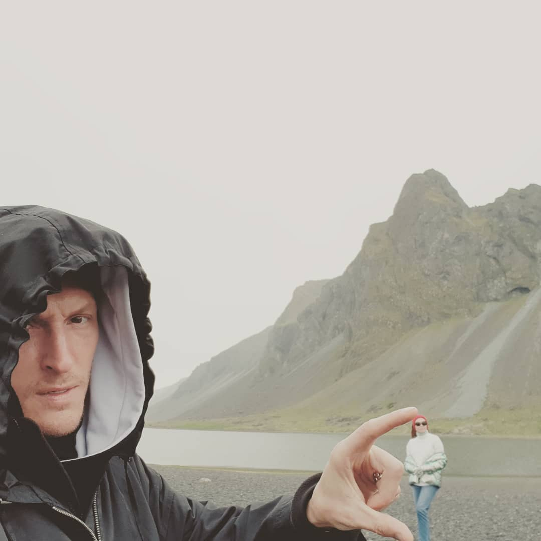 Павел Воля в Исландии учится романтично фотографировать Лейсан Утяшеву