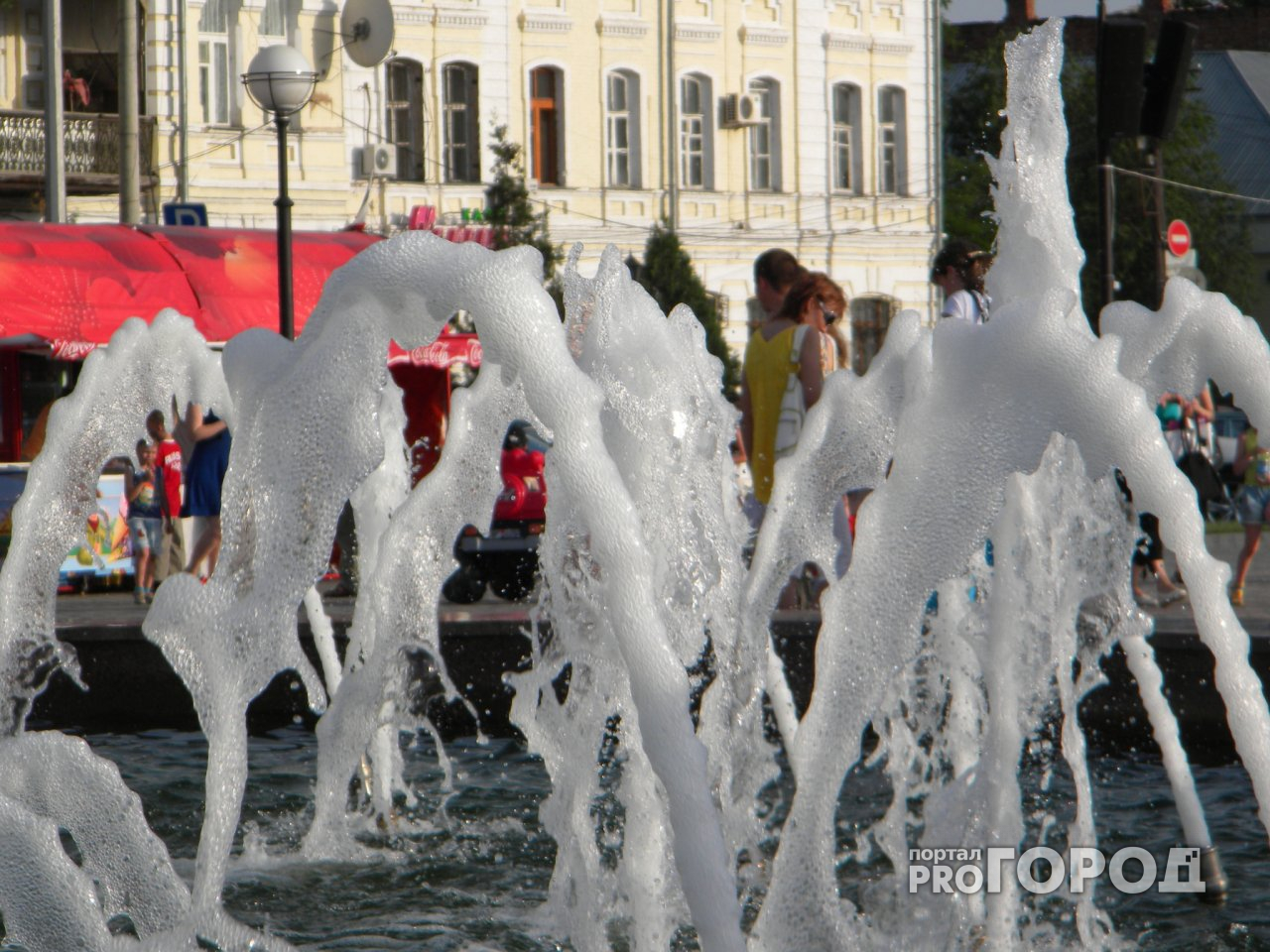 Новости России: Роструд настаивает на коротком рабочем дне в жару