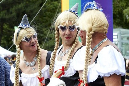 Новости мира: в Австрии разрешили регистрировать людей "третьего пола" в ЗАГСе