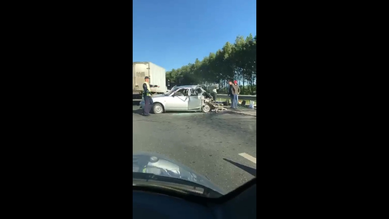Под Пензой легковушке снесло багажник: Видео аварии