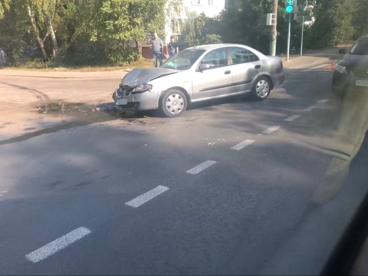 Читатель прислал фото аварии на улице Тарханова