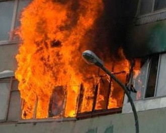 В Пензе горели все четыре этажа в доме