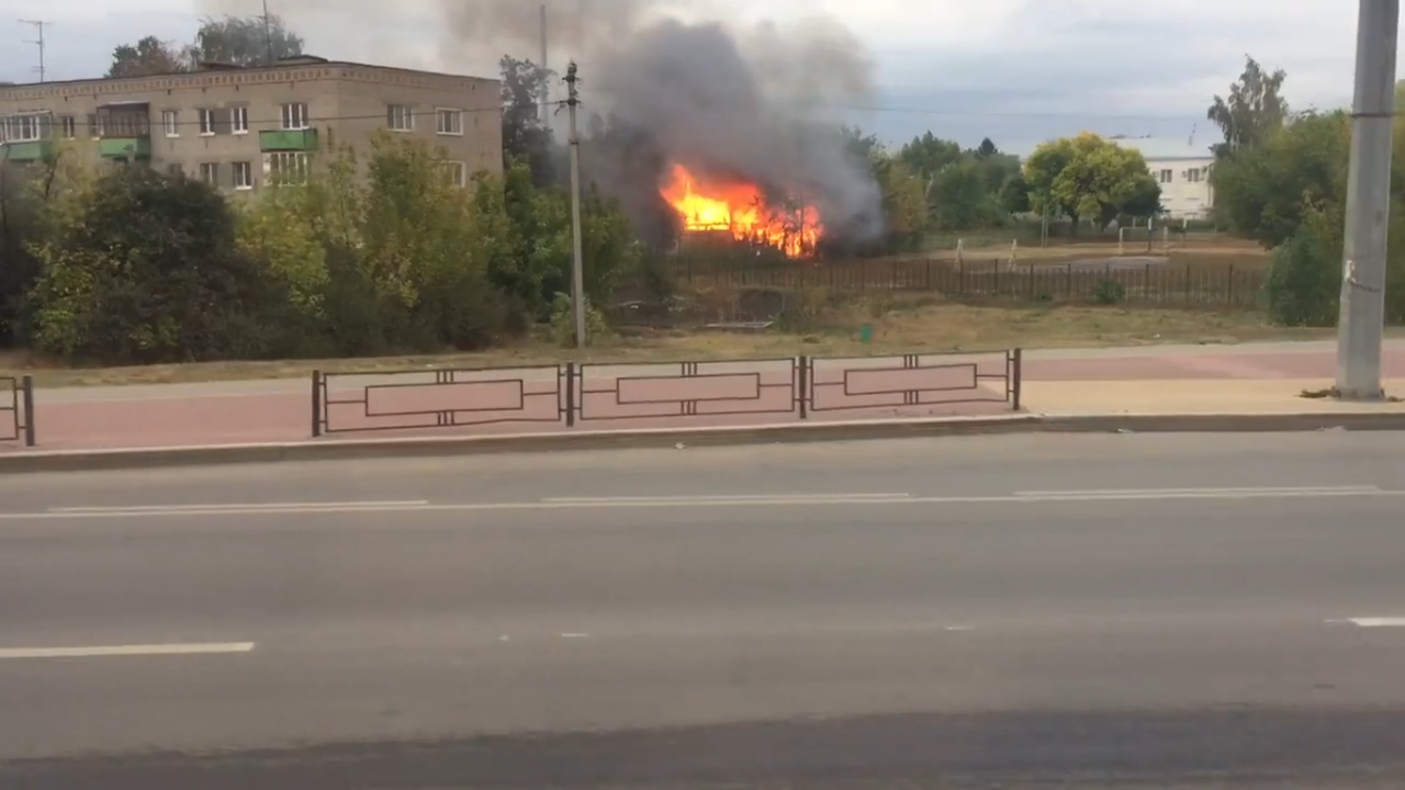 В сети появилось видео пожара на улице Терновского