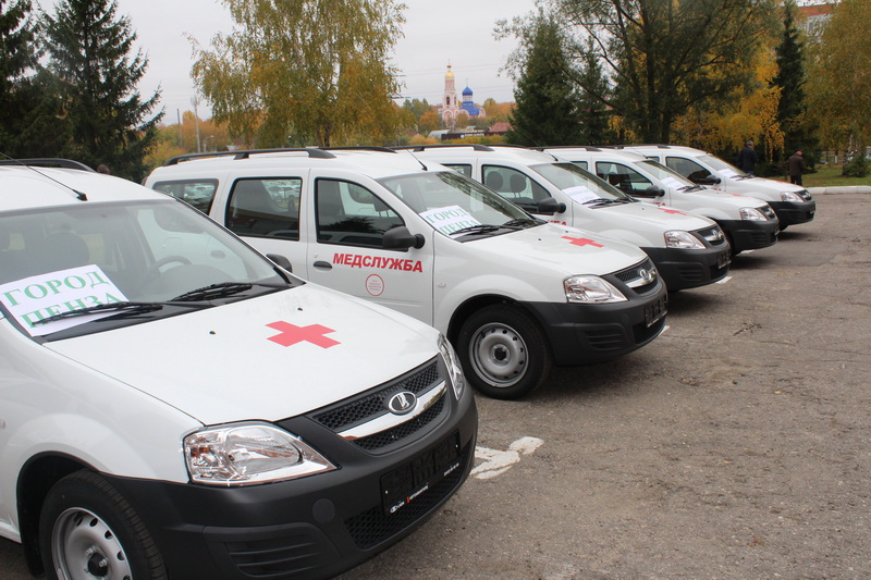 Отвезут и привезут: в пензенских больницах появились новые автомобили