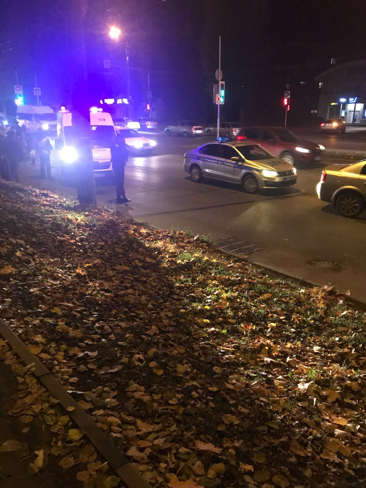 На проспекте Строителей  водитель Opel сбил 16-летнего подростка
