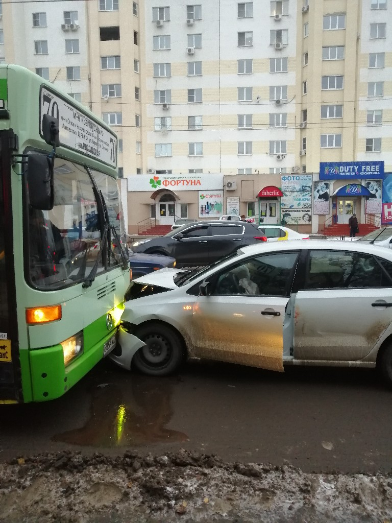 Тройное ДТП в Пензе с пассажирским автобусом: у ребенка травма головы