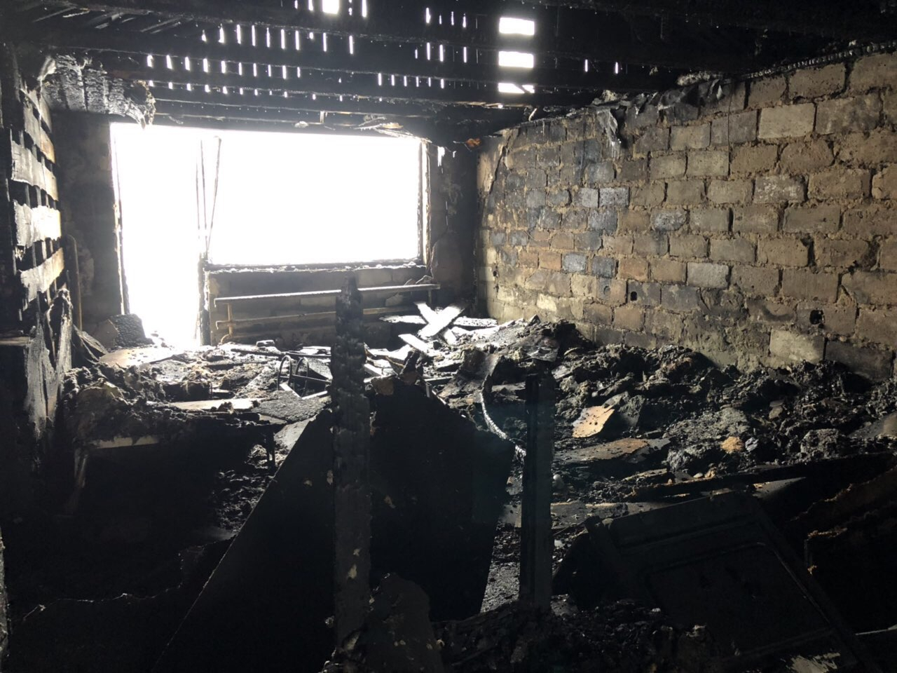 В сгоревшем доме в Терновке пожарные нашли тело мужчины
